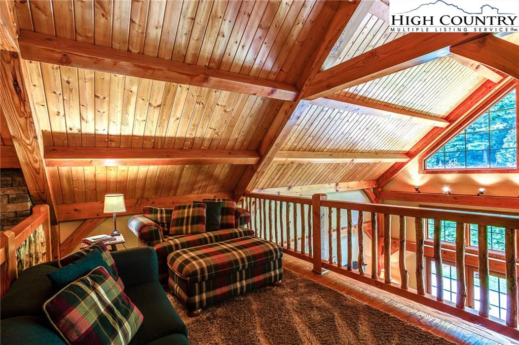 Image number 6 for the current listing