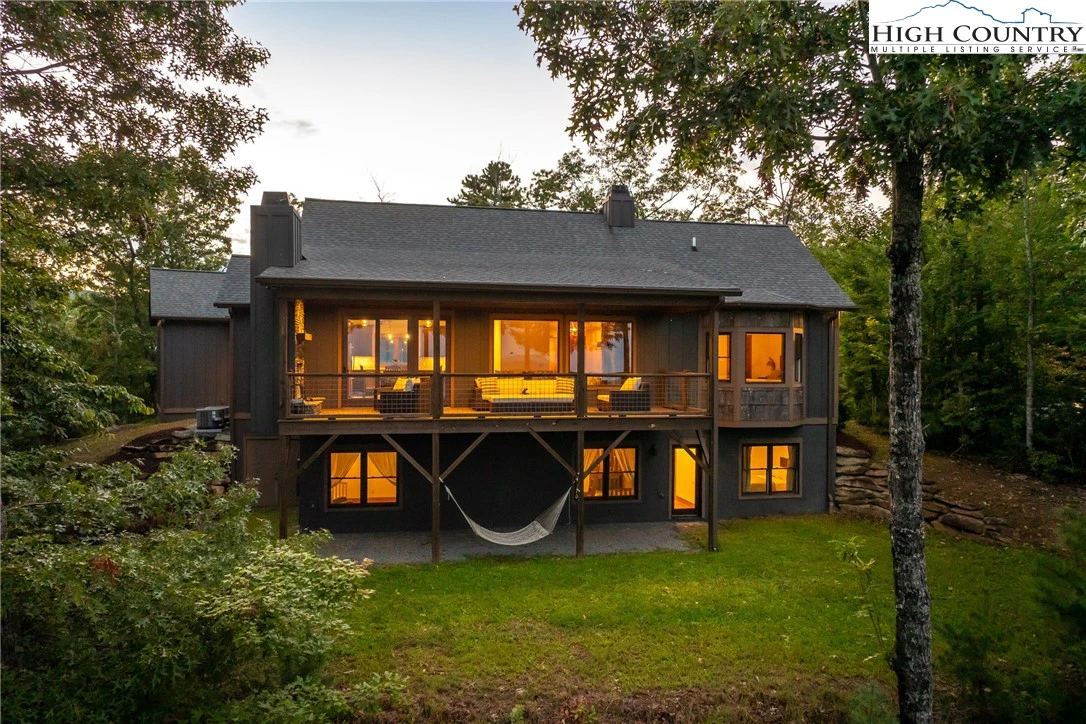 Image number 15 for the current listing
