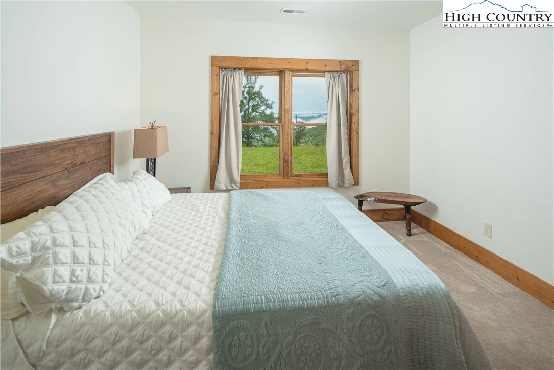 Image number 3 for the current listing