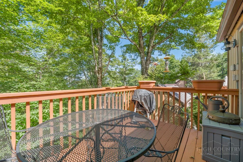 Image number 9 for the current listing