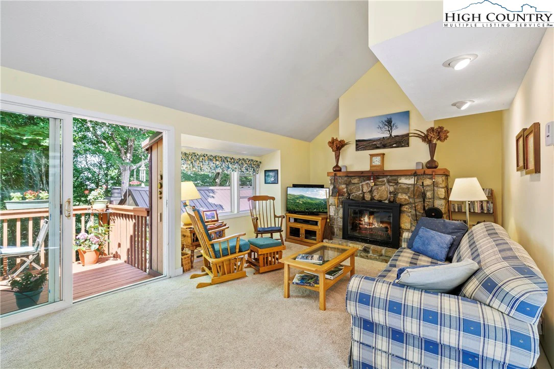 Image number 21 for the current listing