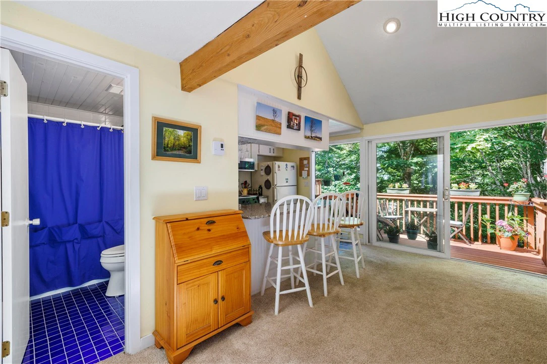 Image number 20 for the current listing