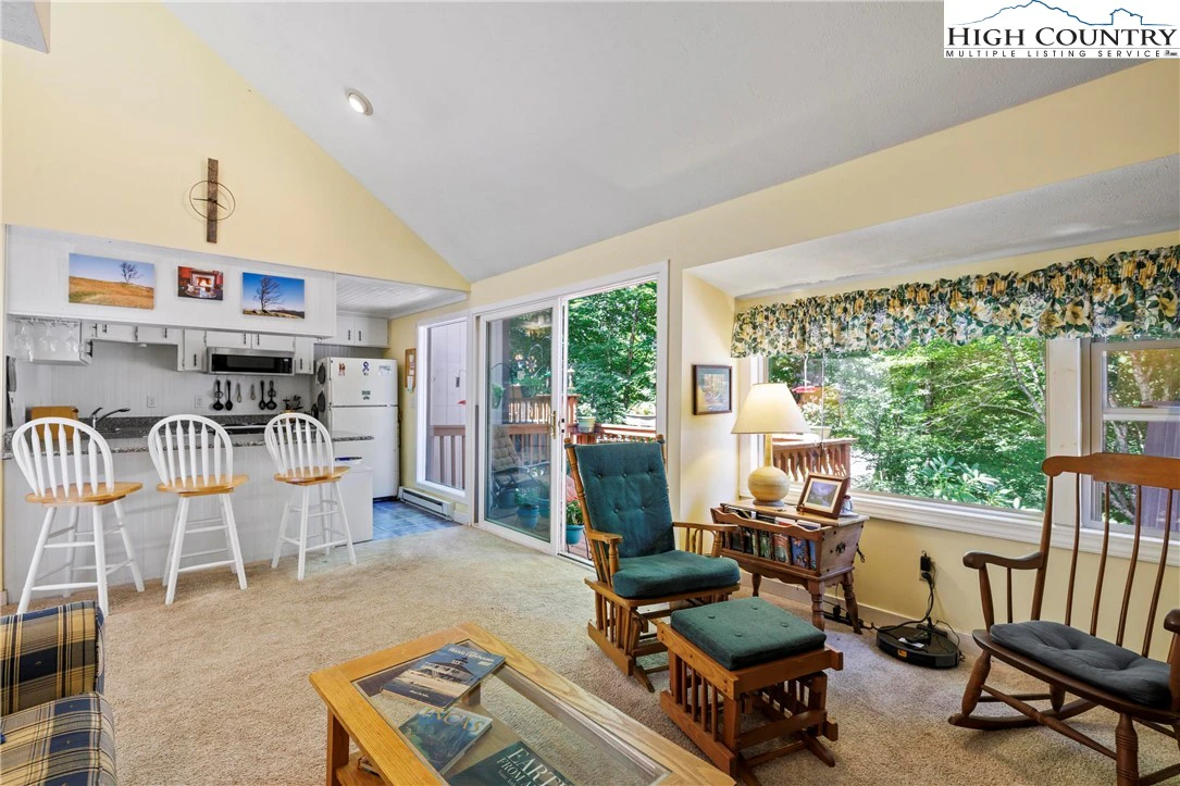 Image number 17 for the current listing
