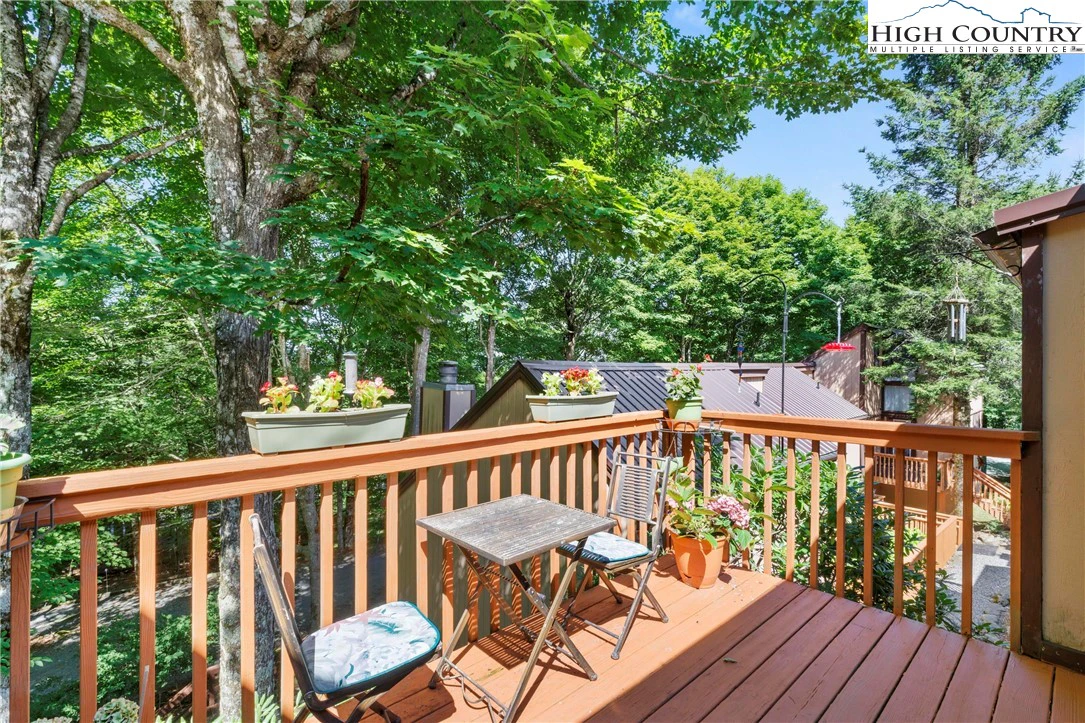 Image number 13 for the current listing