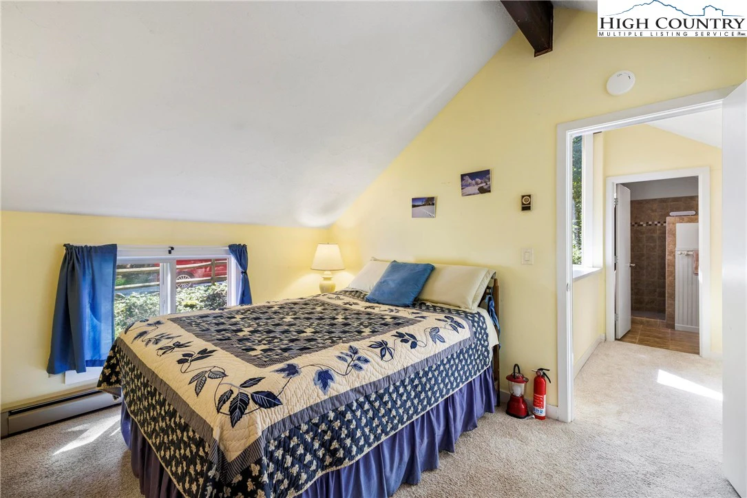 Image number 11 for the current listing