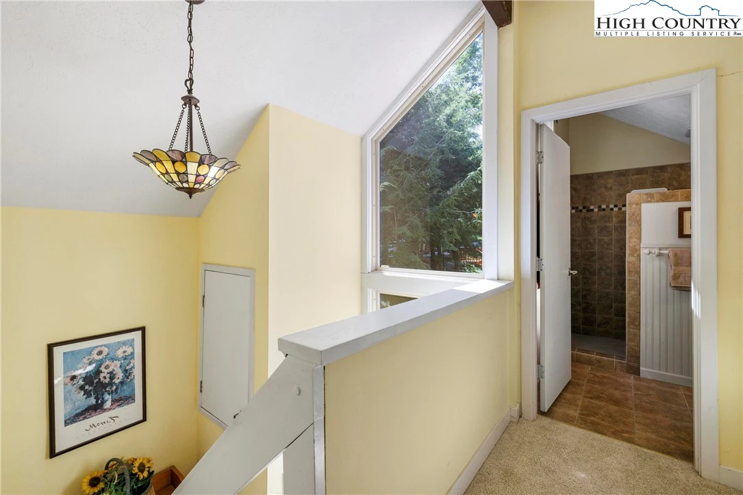 Image number 9 for the current listing