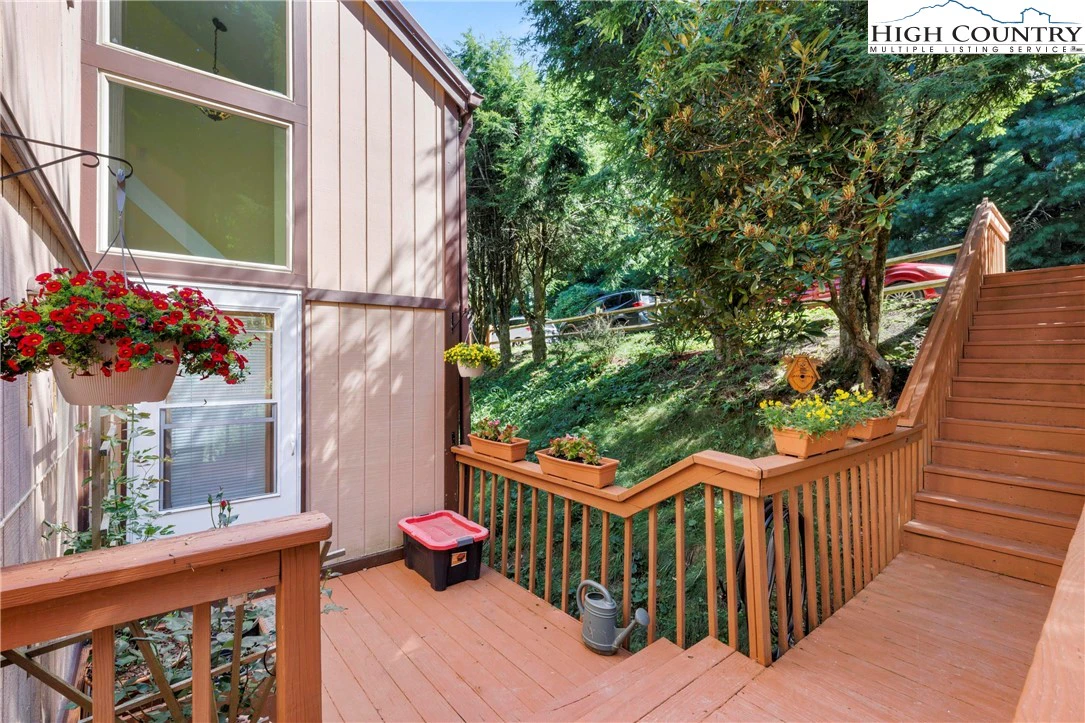 Image number 6 for the current listing
