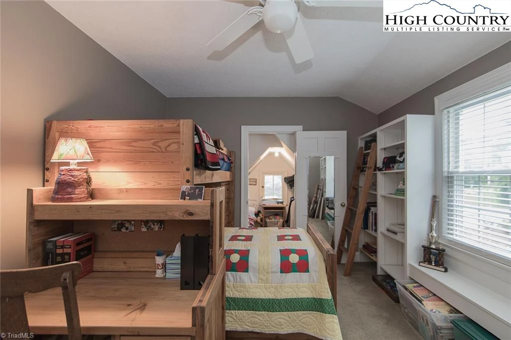 Image number 7 for the current listing