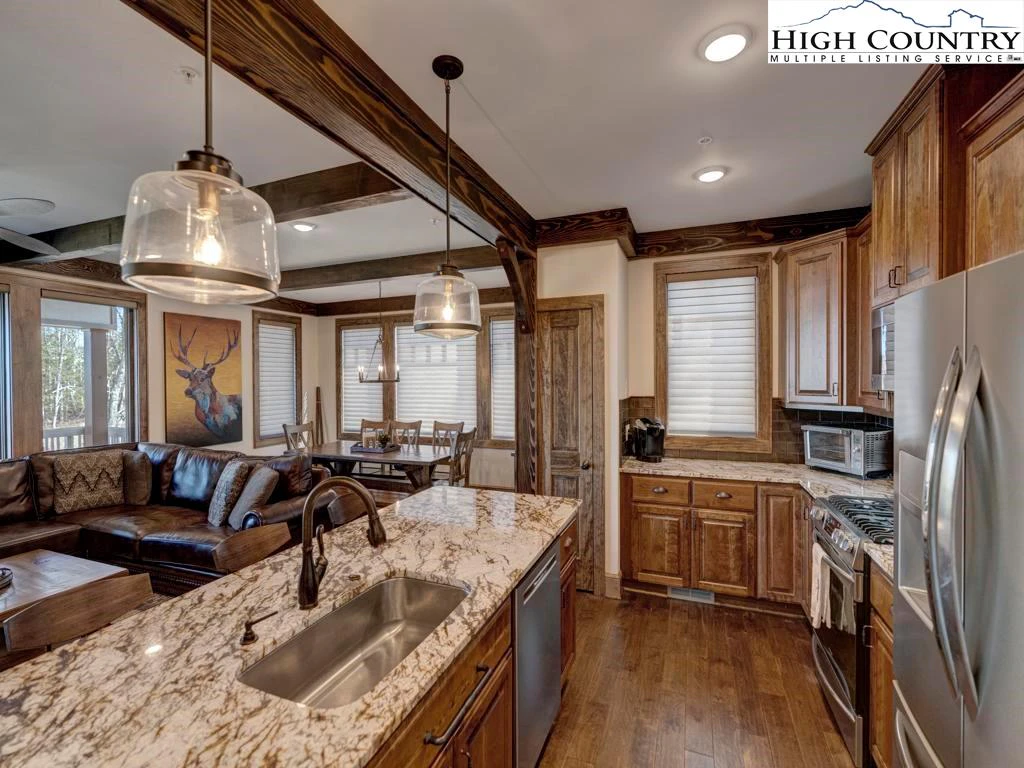 Image number 5 for the current listing
