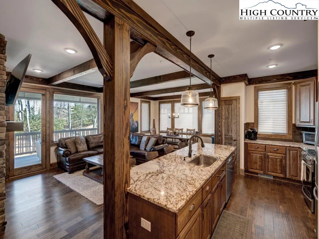 Image number 7 for the current listing