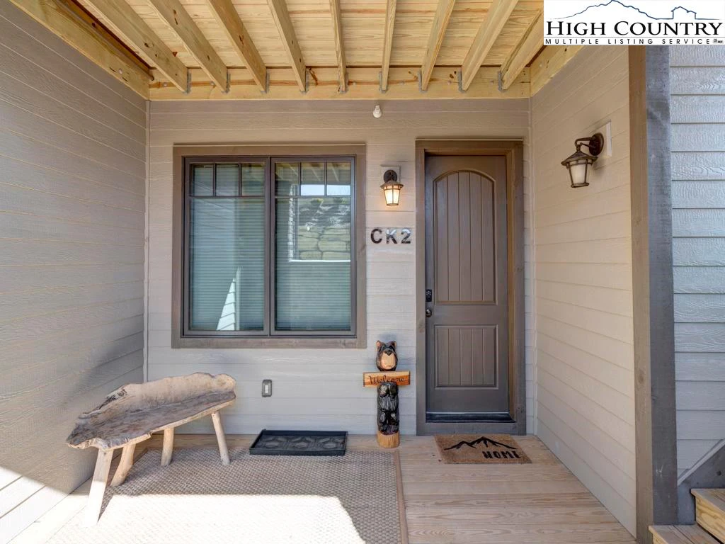 Image number 18 for the current listing