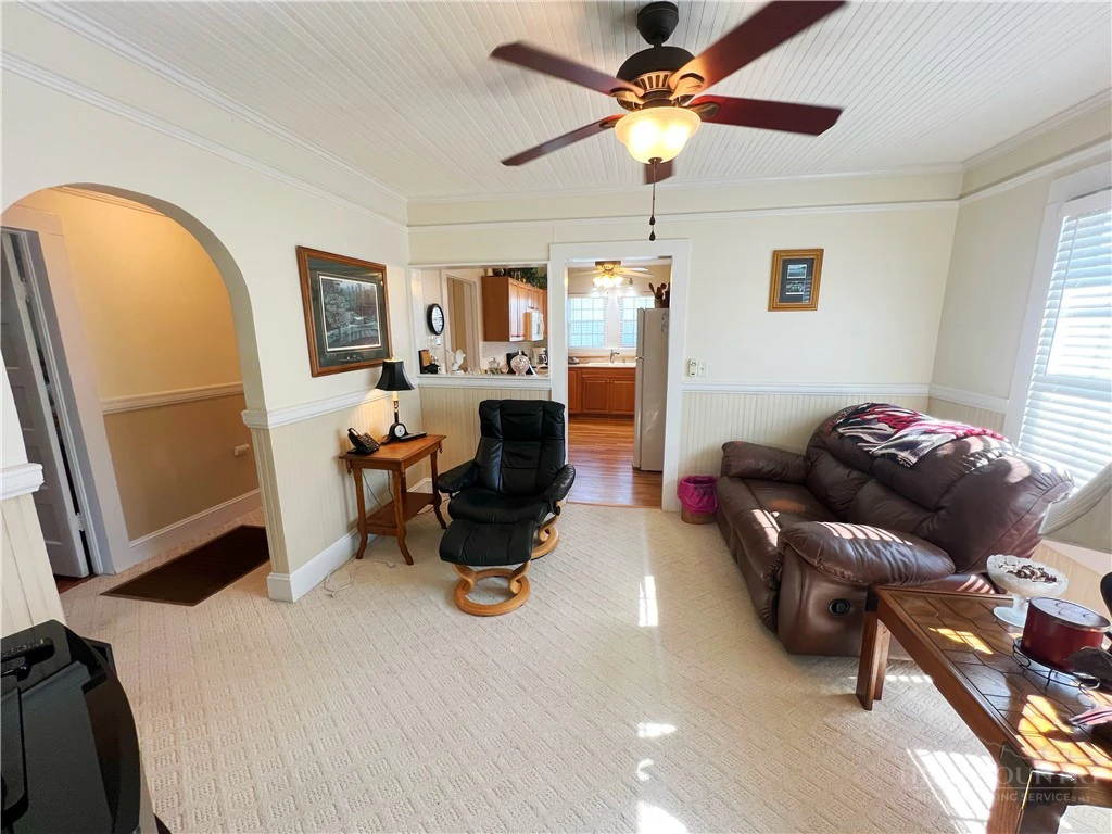 Image number 7 for the current listing