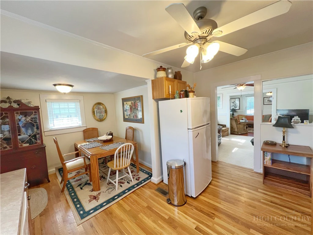 Image number 10 for the current listing