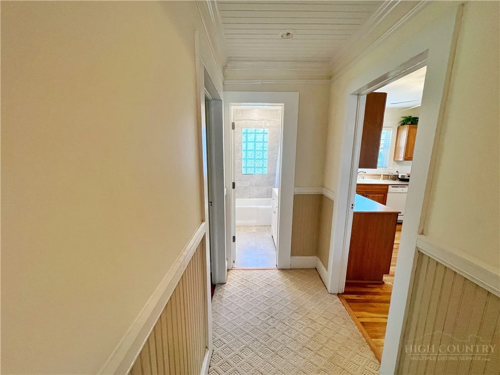Image number 14 for the current listing