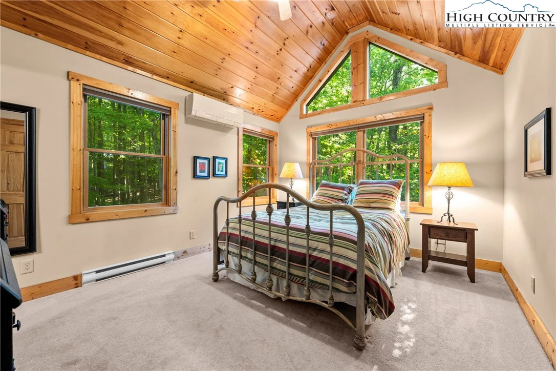 Image number 8 for the current listing