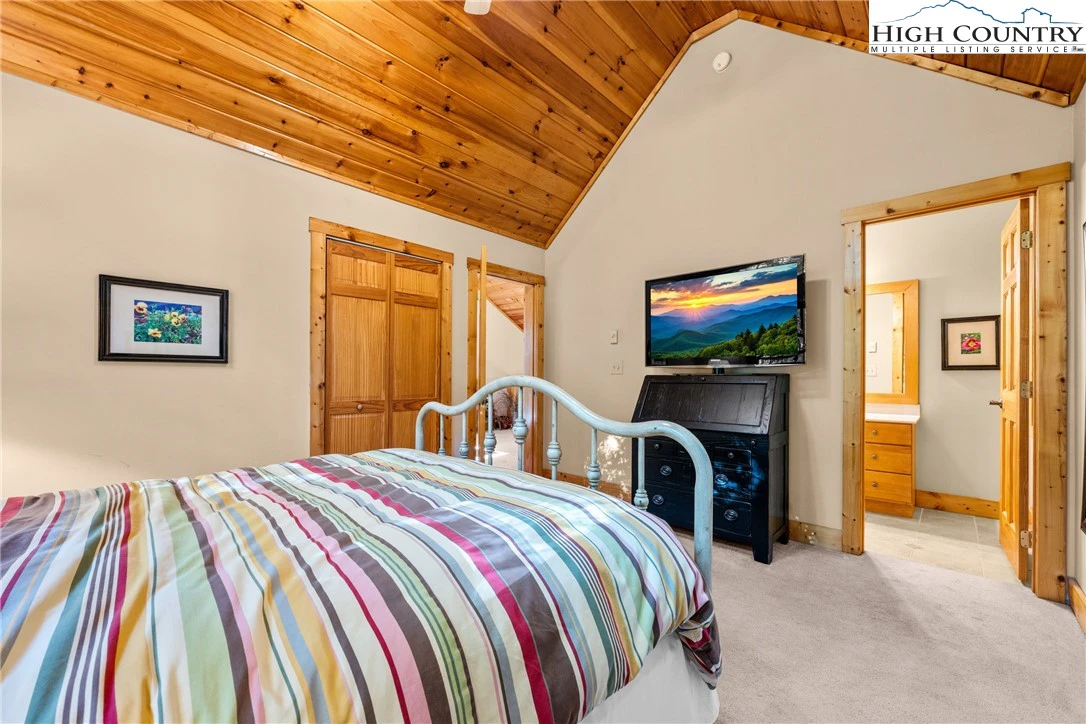 Image number 9 for the current listing