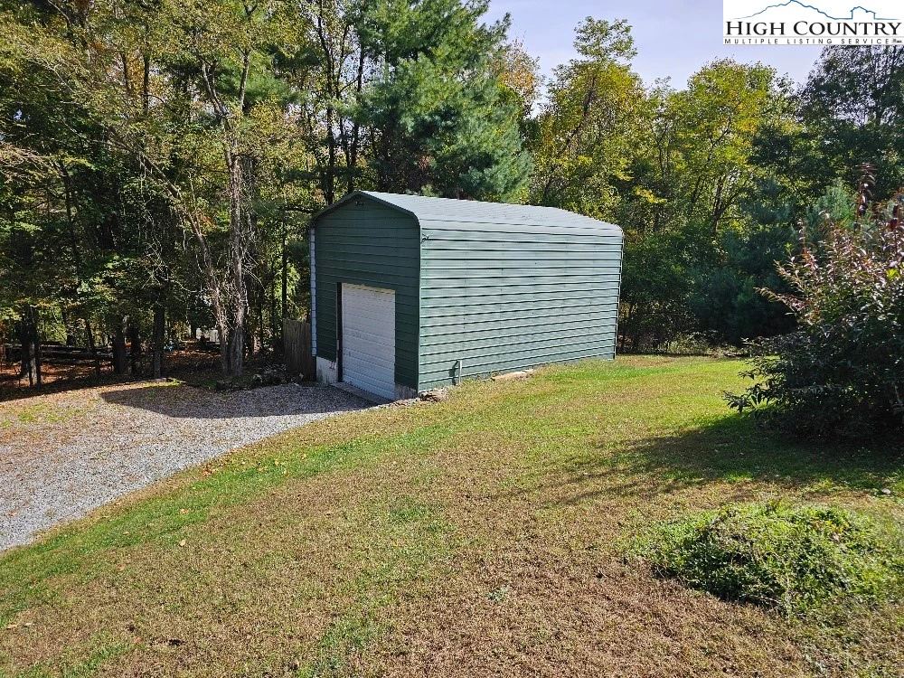 Image number 13 for the current listing