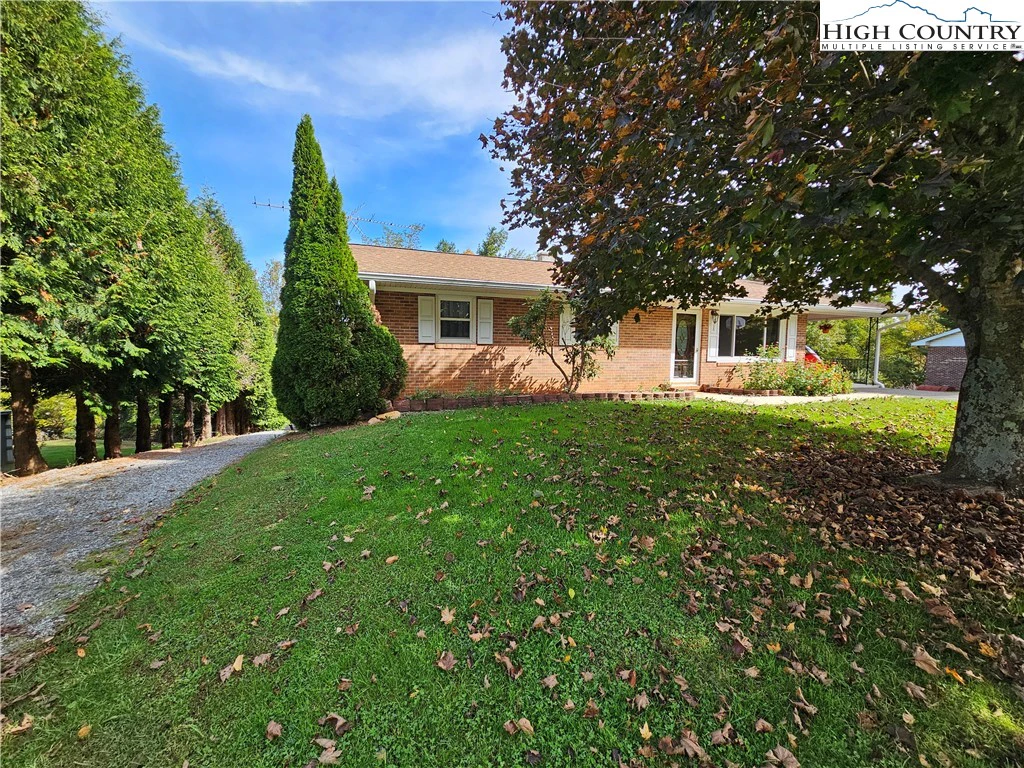 Image number 17 for the current listing