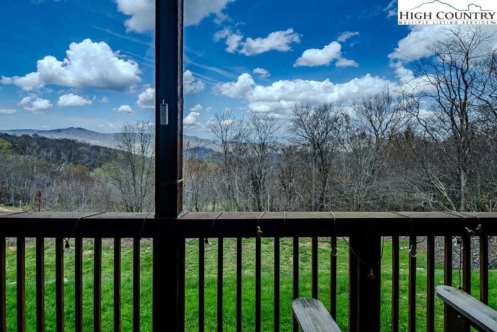 Image number 13 for the current listing