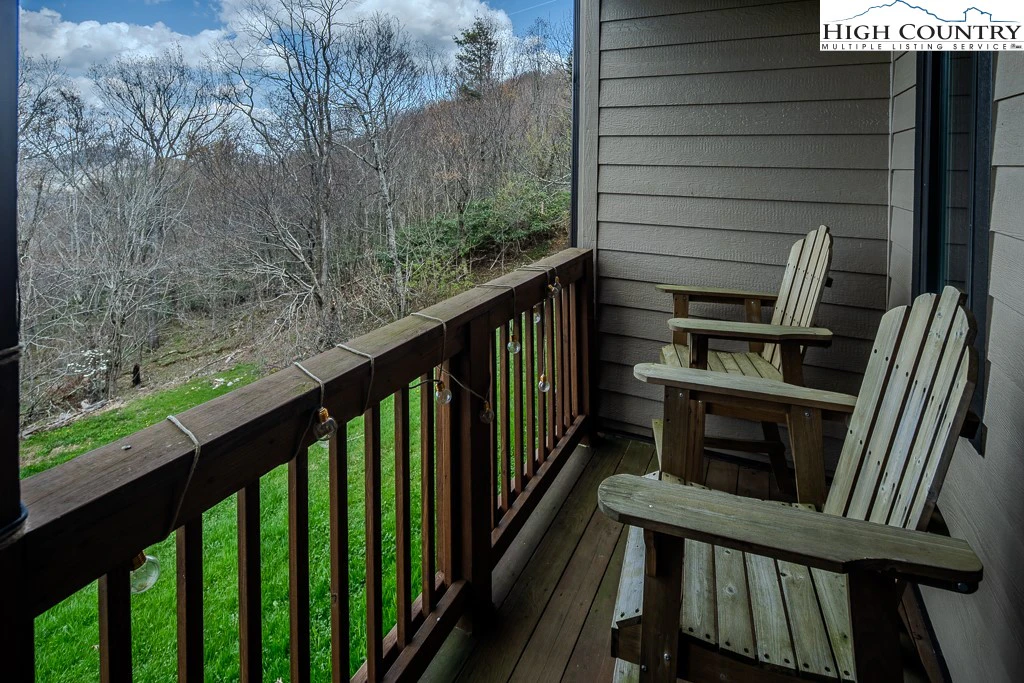 Image number 17 for the current listing