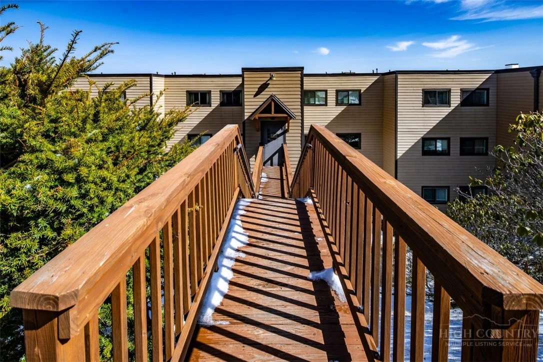 Image number 1 for the current listing