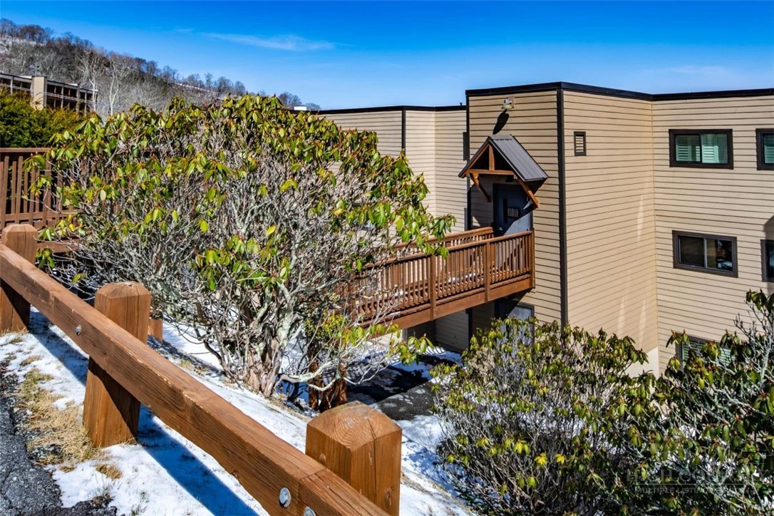 Image number 2 for the current listing
