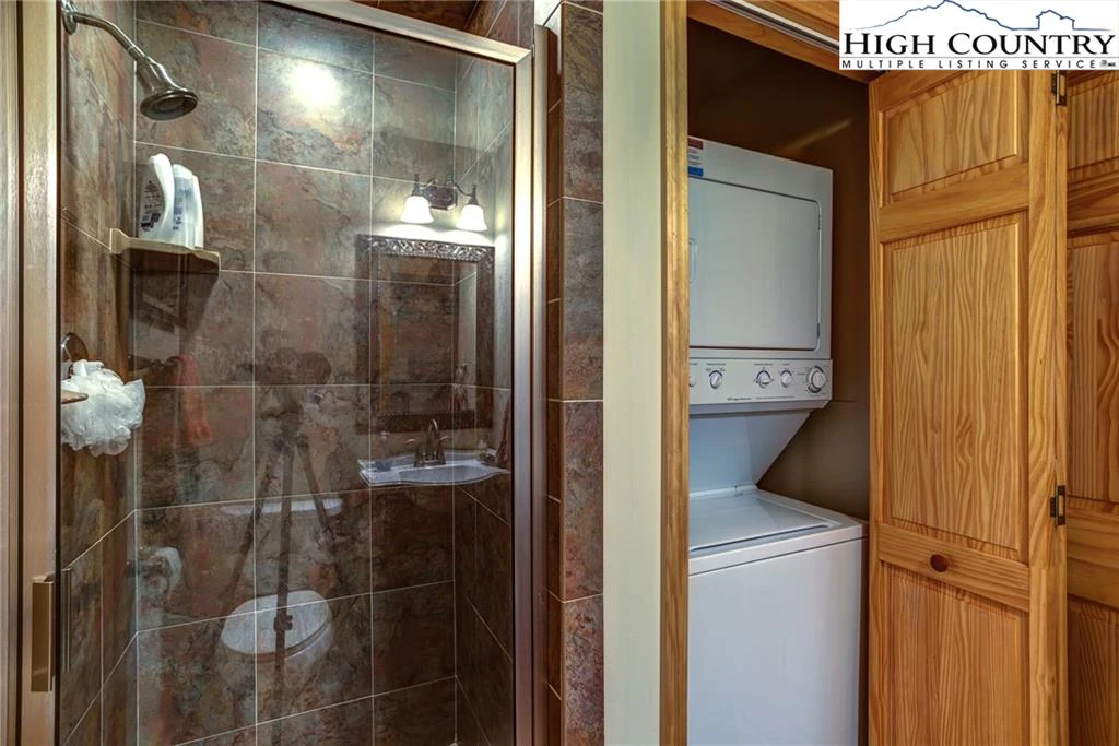 Image number 3 for the current listing