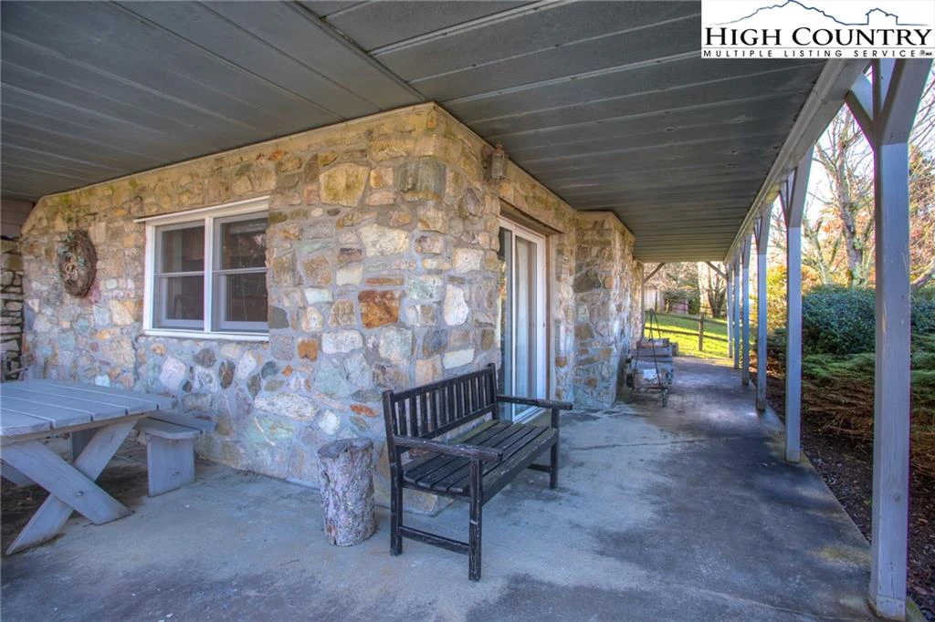 Image number 7 for the current listing