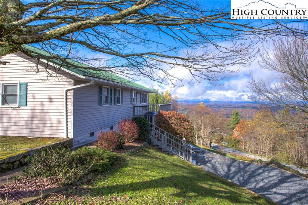 Image number 9 for the current listing