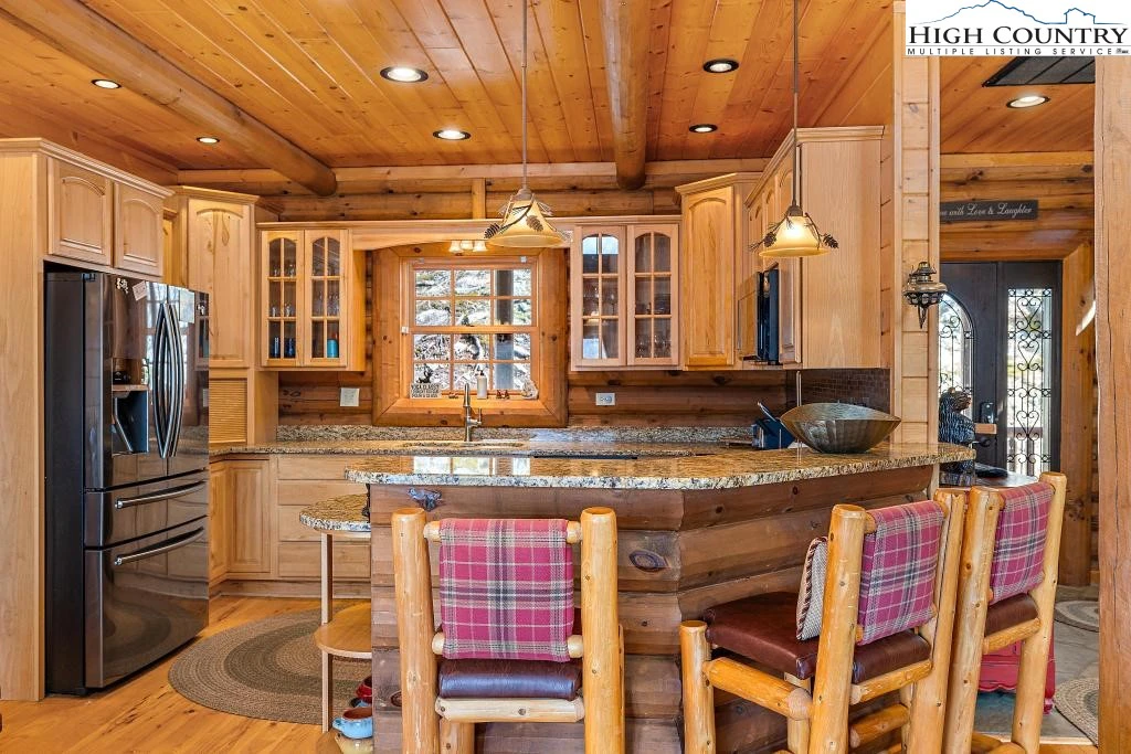 Image number 11 for the current listing