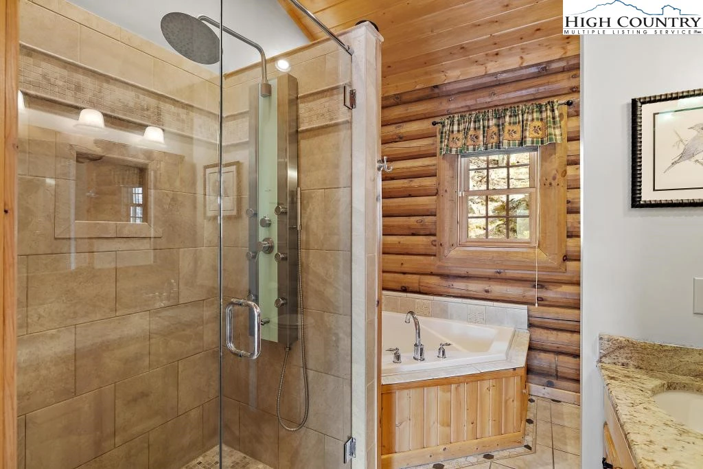 Image number 7 for the current listing