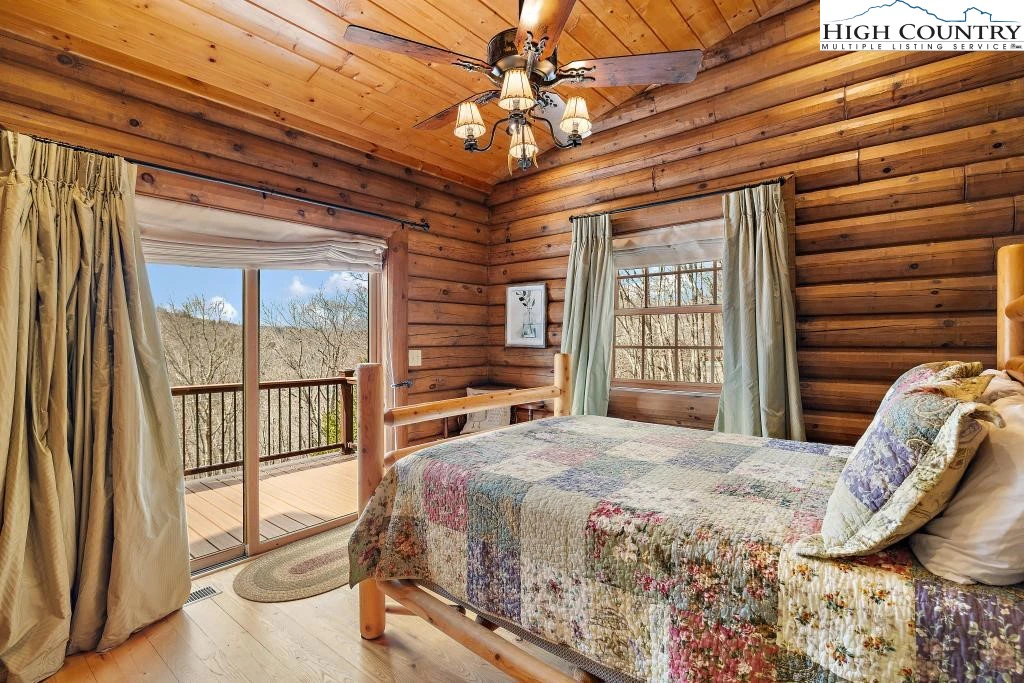 Image number 5 for the current listing