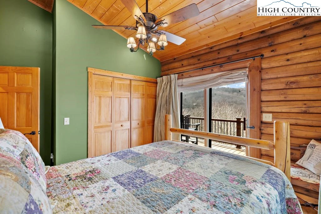 Image number 4 for the current listing