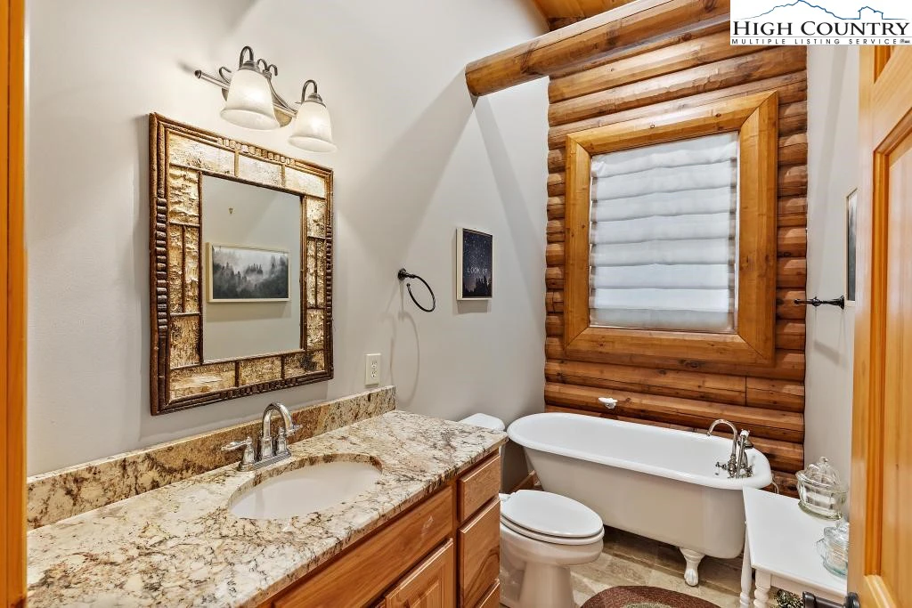 Image number 3 for the current listing