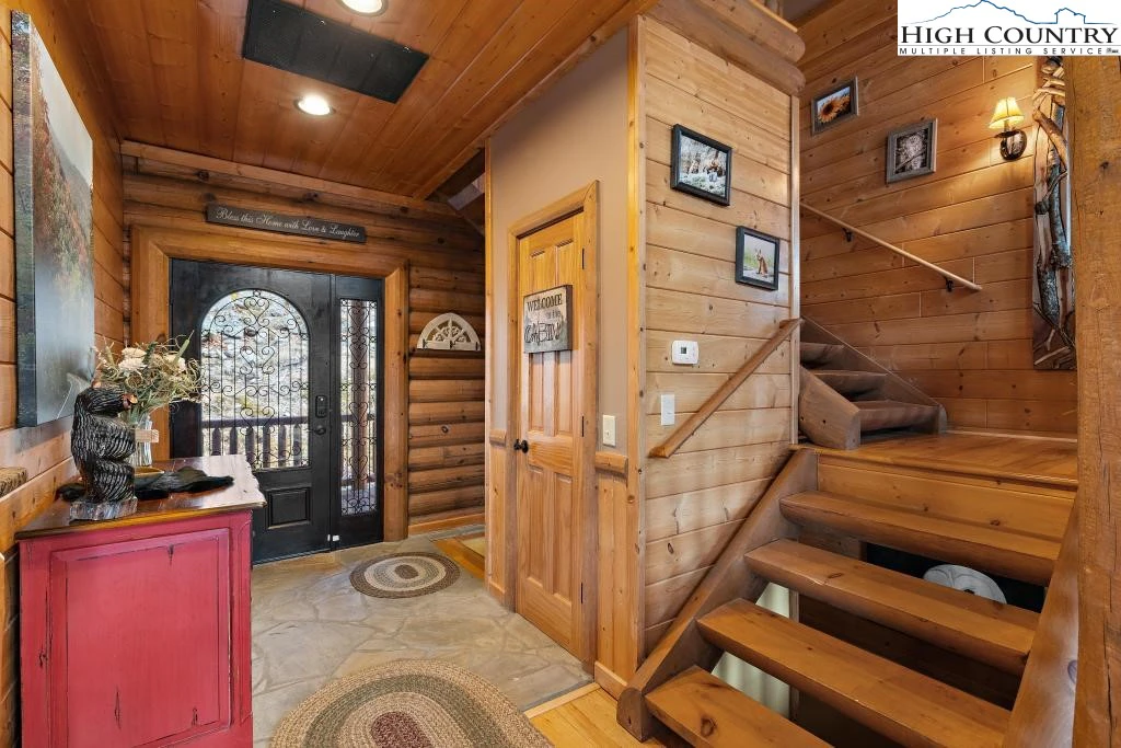 Image number 13 for the current listing