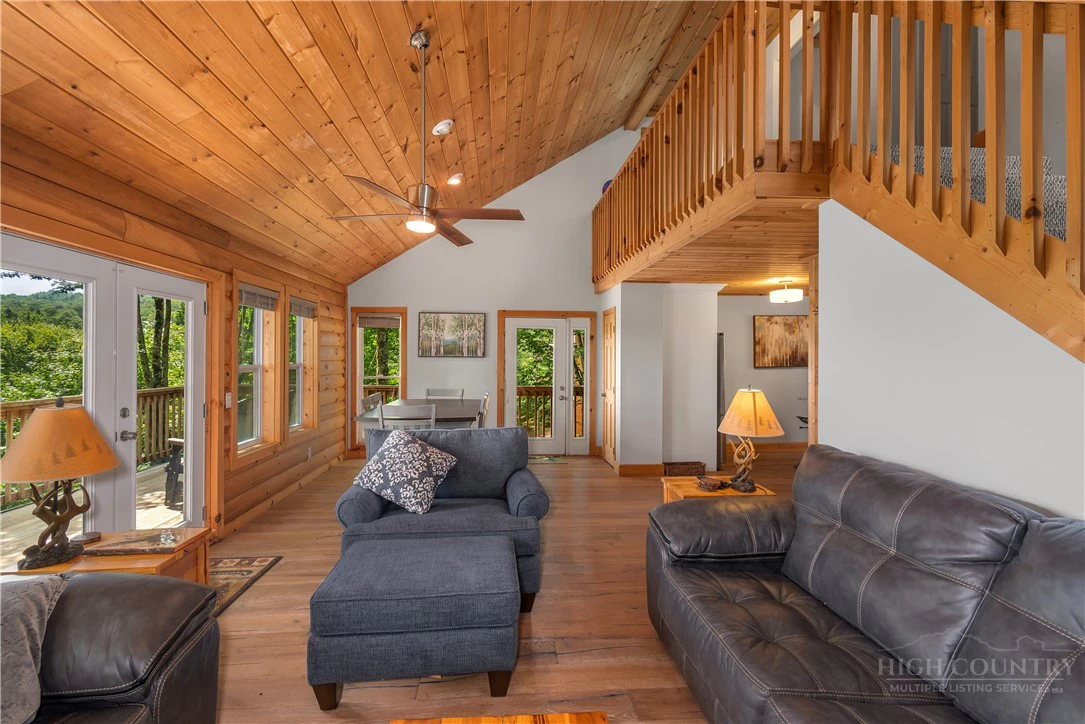 Image number 5 for the current listing