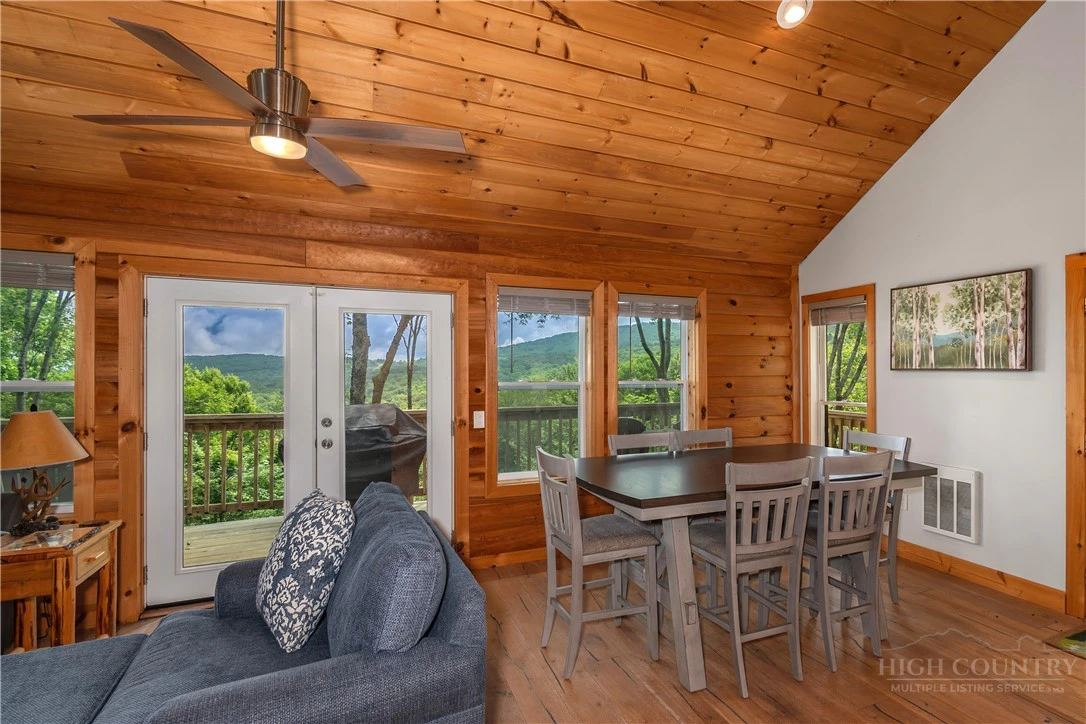 Image number 6 for the current listing