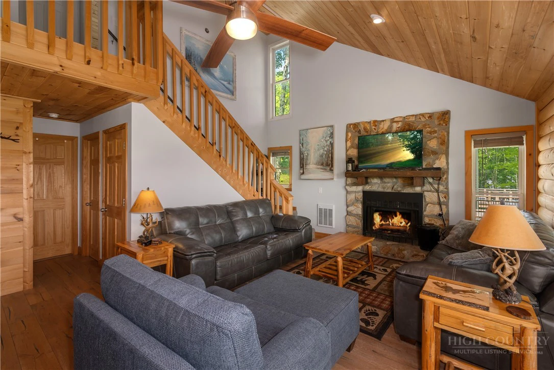 Image number 9 for the current listing