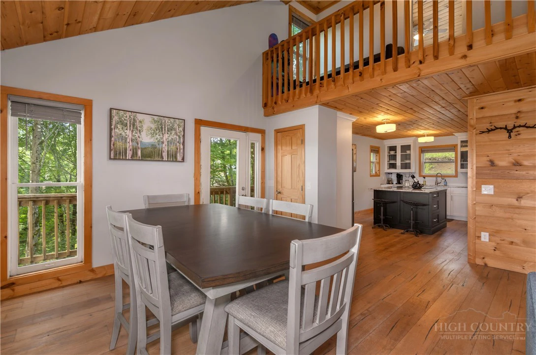 Image number 11 for the current listing