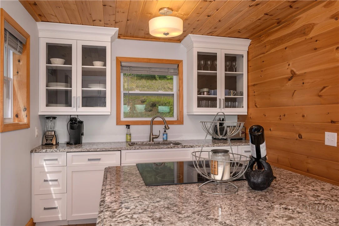 Image number 13 for the current listing