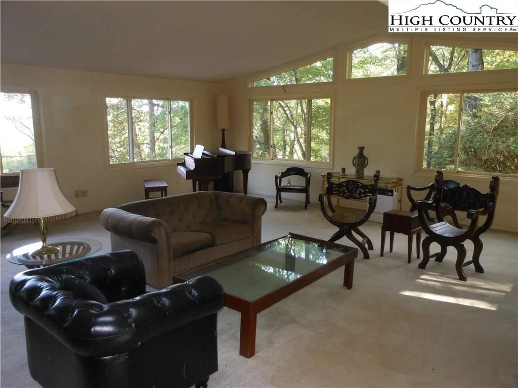 Image number 22 for the current listing