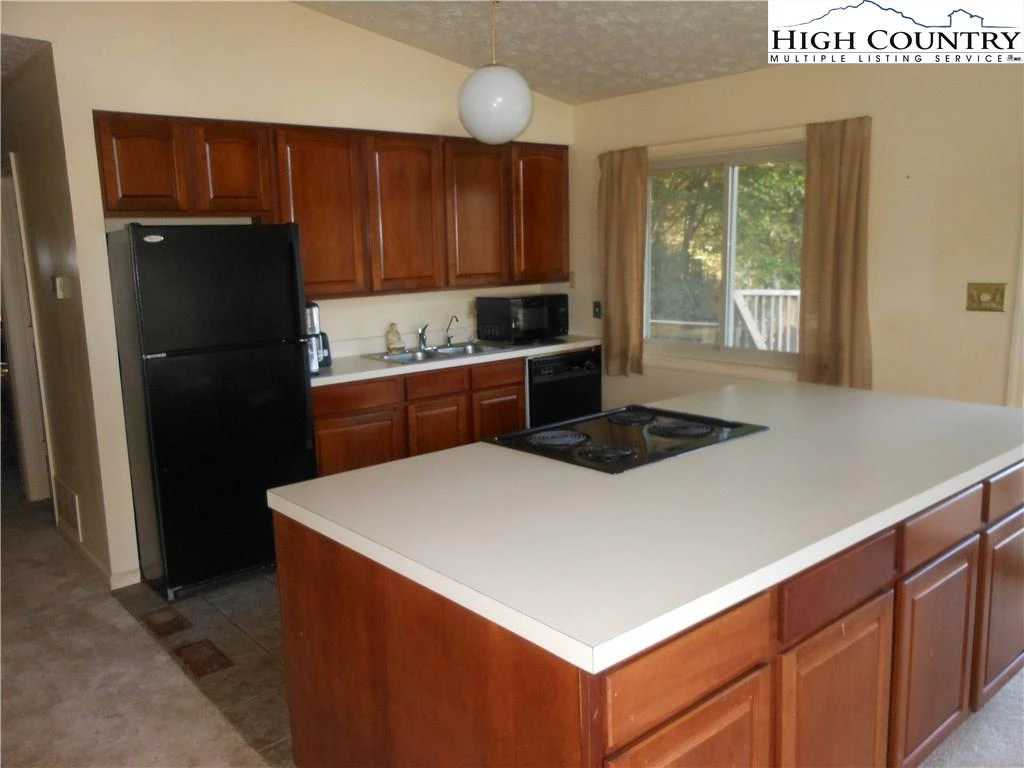 Image number 3 for the current listing