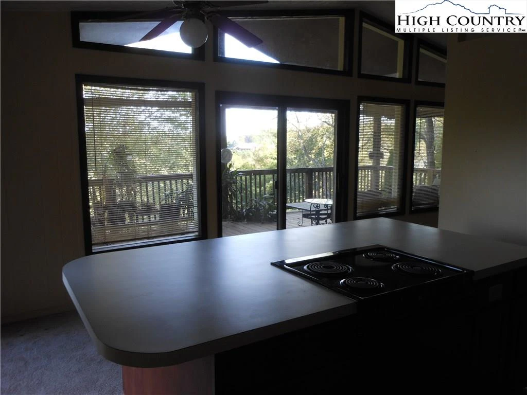 Image number 5 for the current listing