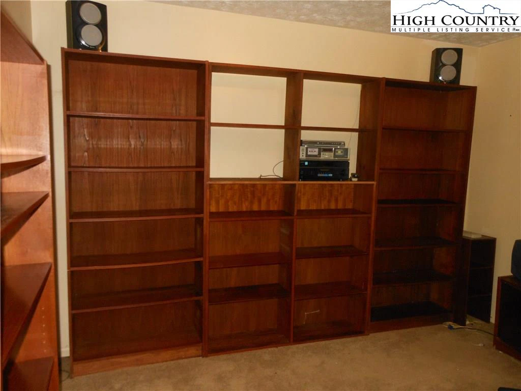 Image number 12 for the current listing