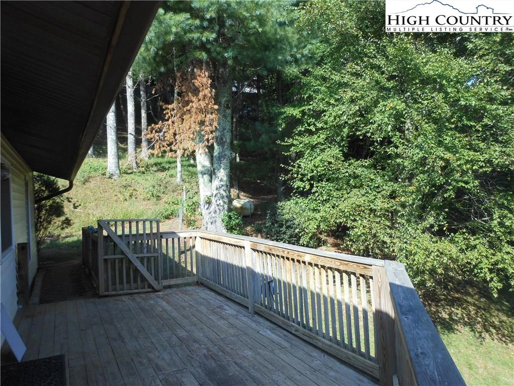 Image number 15 for the current listing