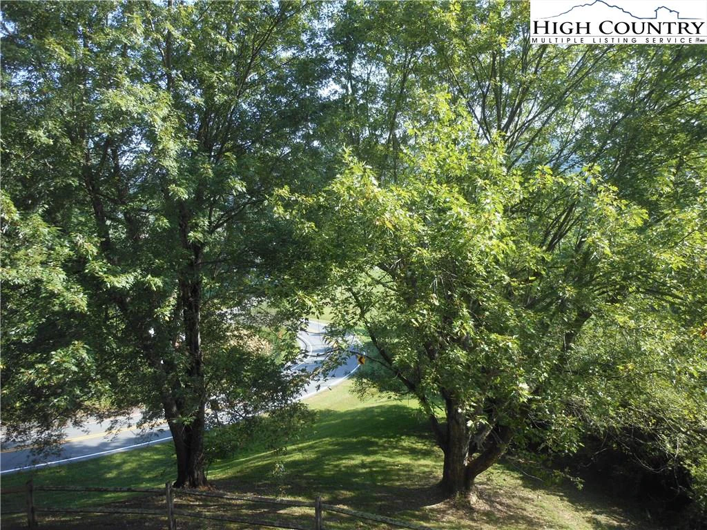 Image number 17 for the current listing