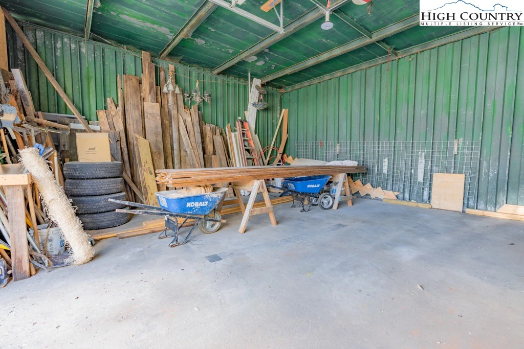 Image number 10 for the current listing