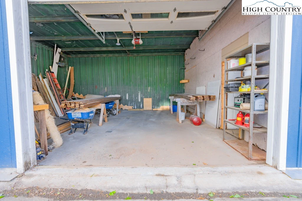 Image number 11 for the current listing