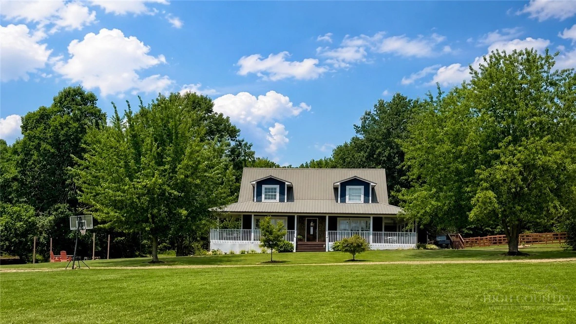 Image number 3 for the current listing