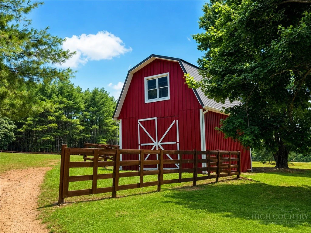 Image number 13 for the current listing